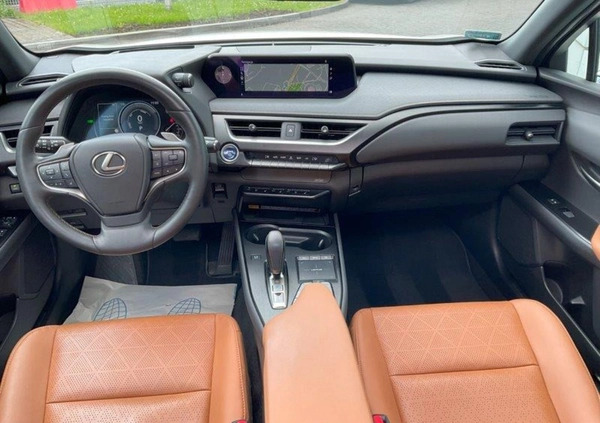 Lexus UX cena 199900 przebieg: 20007, rok produkcji 2021 z Kraków małe 596